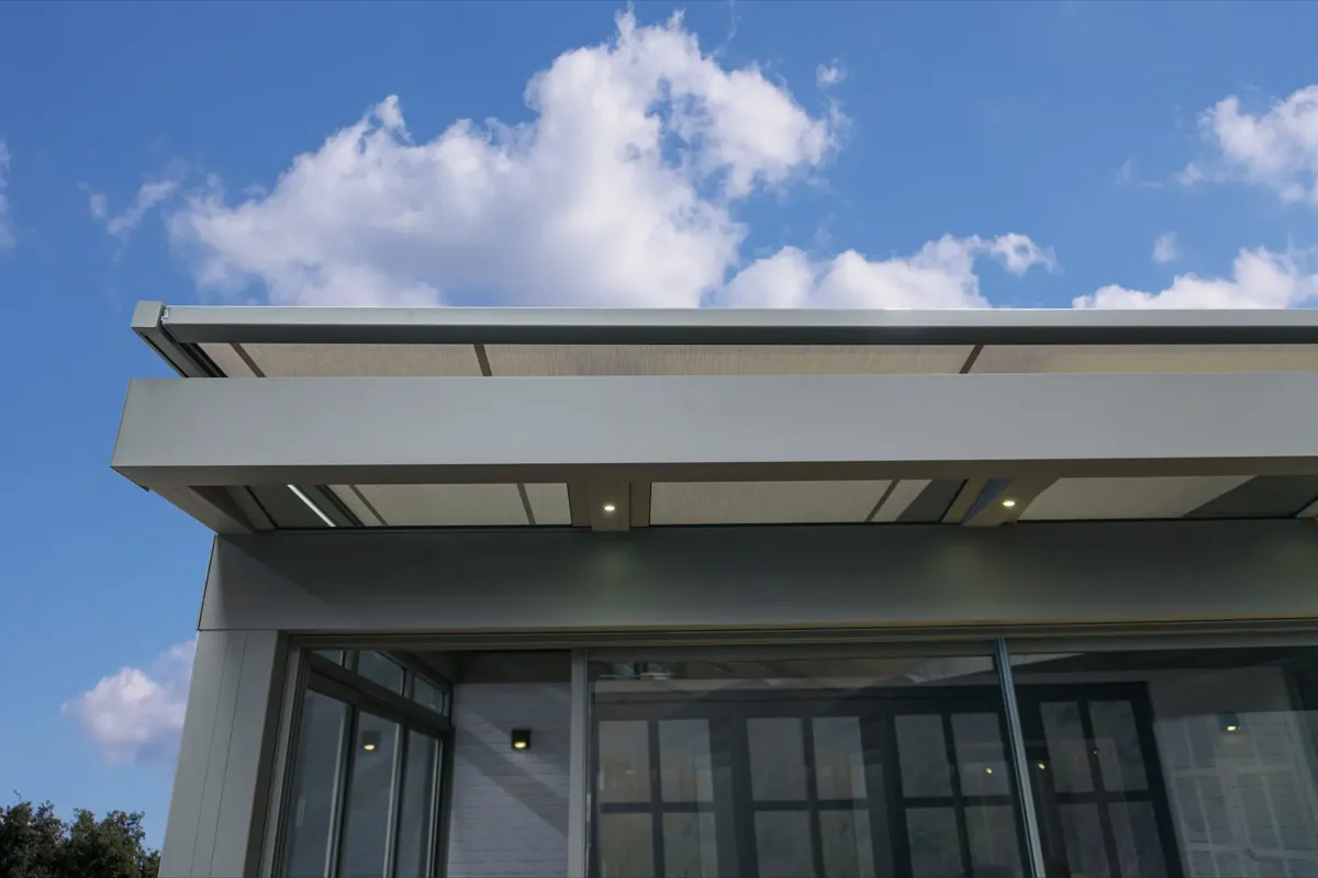 Markiza naddachowa do pergoli aluminiowej