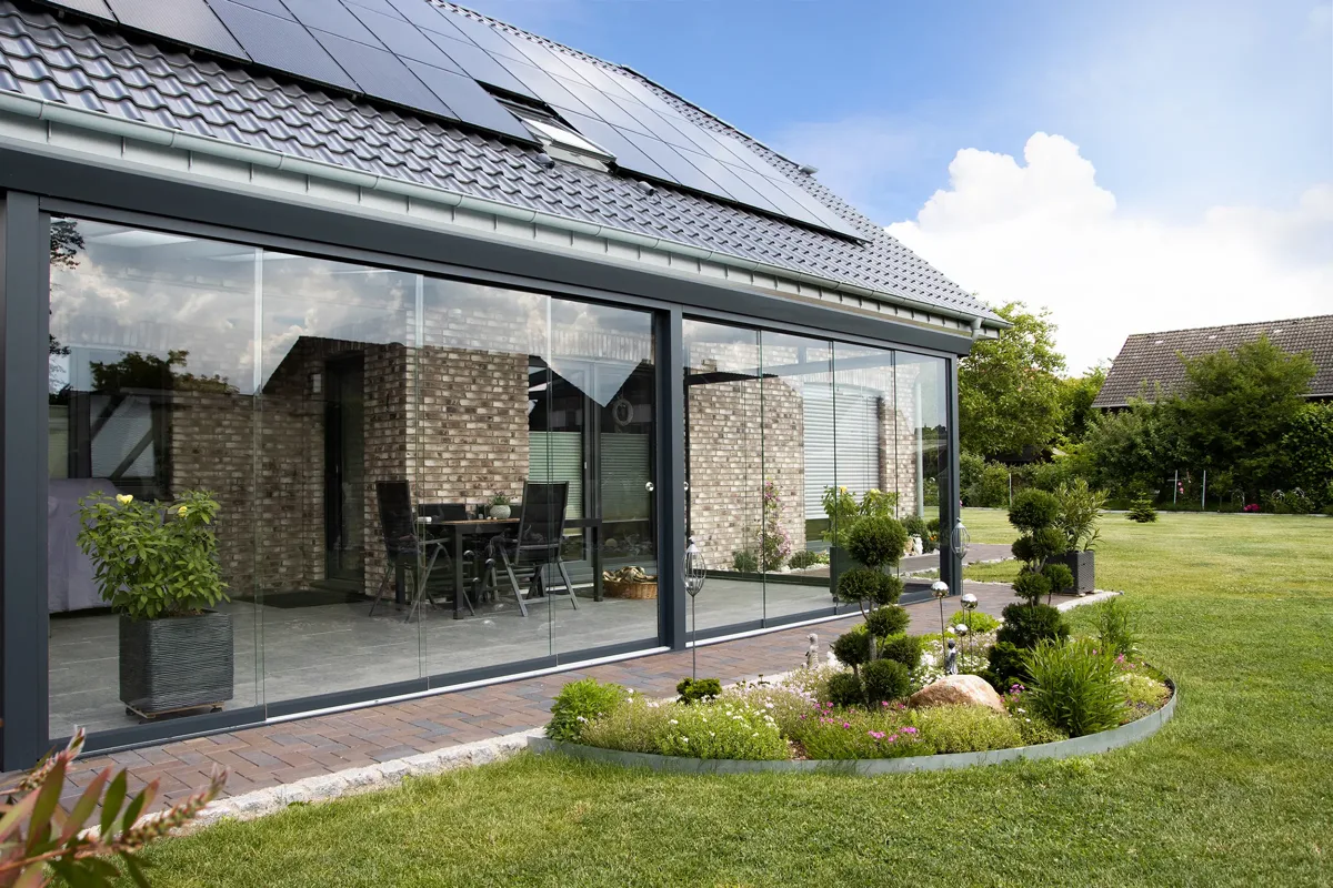 Trendstyle RAL 9016 ze ścianami panoramicznymi