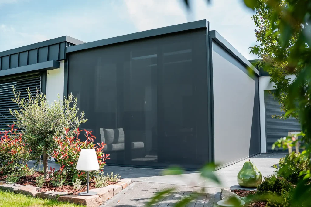 Ultrastyle Compact z markizą pionową