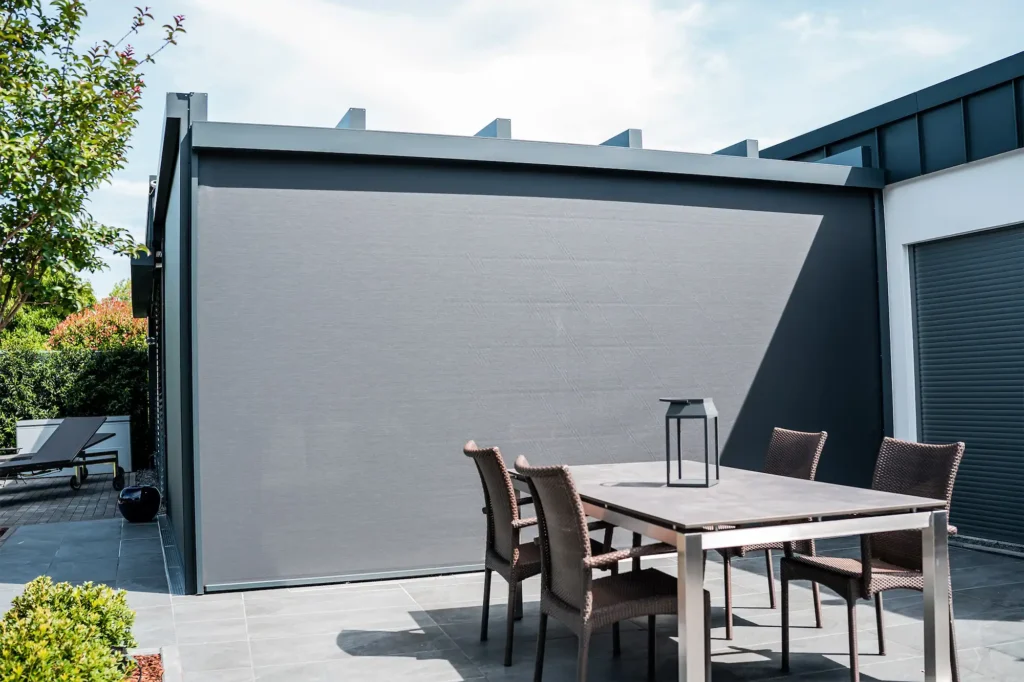 Ultrastyle Compact z markizą pionową detal